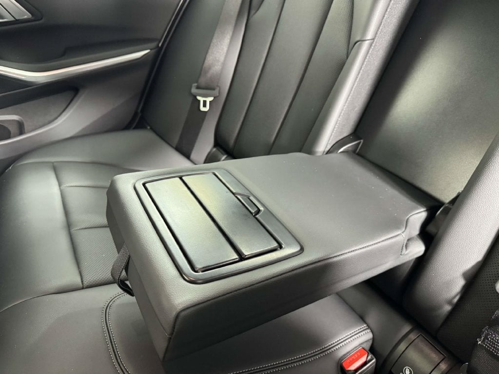 2023 BMW 3 Series 330i xDrive