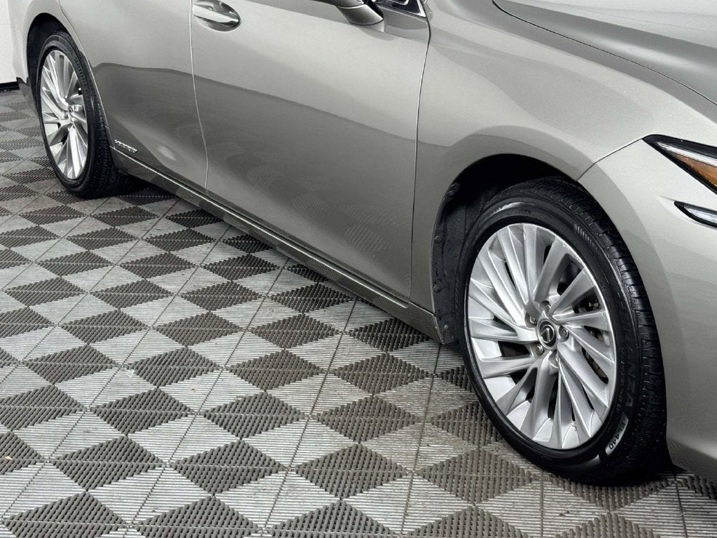 2021 Lexus ES 300h Luxury