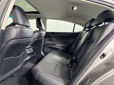 2021 Lexus ES 300h Luxury