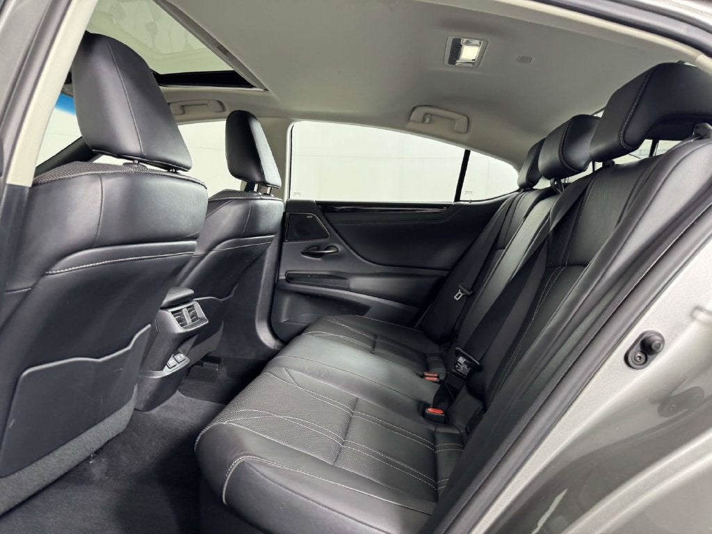 2021 Lexus ES 300h Luxury