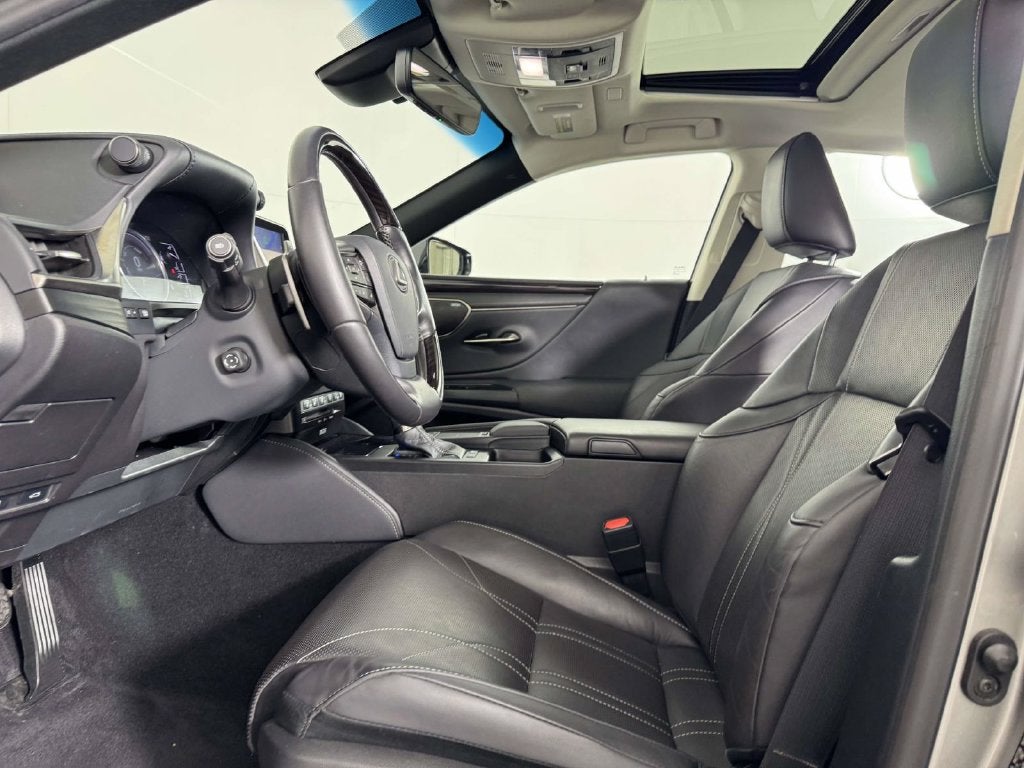 2021 Lexus ES 300h Luxury