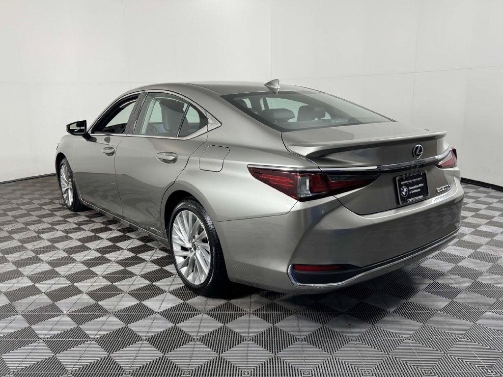 2021 Lexus ES 300h Luxury