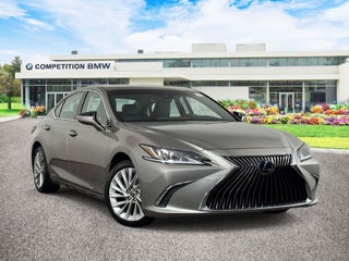 2021 Lexus ES 300h Luxury
