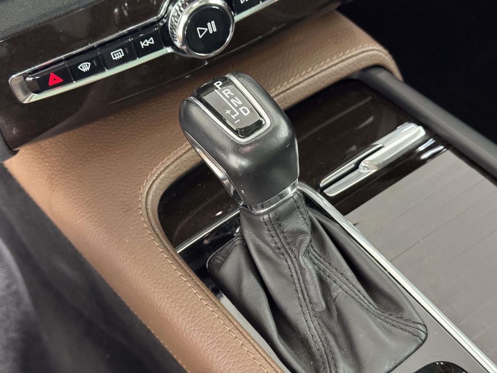 2019 Volvo XC90 T6 Momentum
