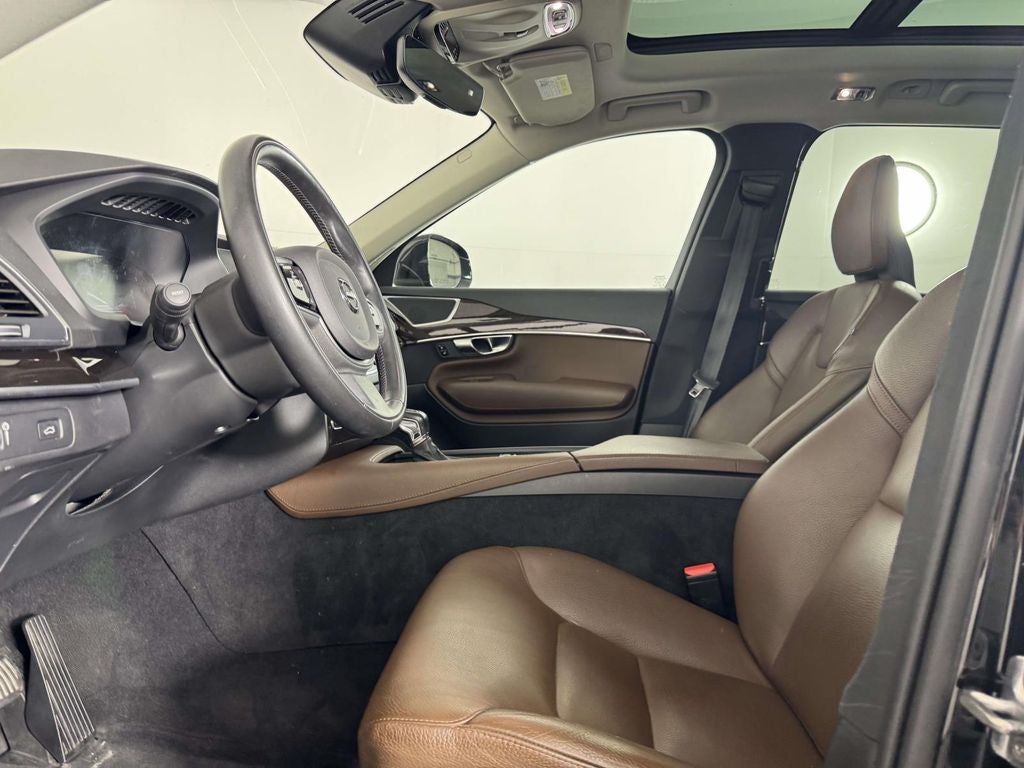 2019 Volvo XC90 T6 Momentum